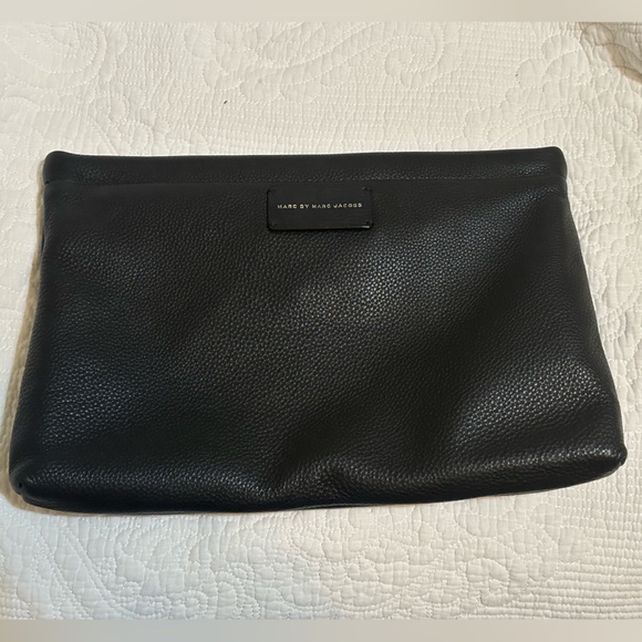 LIKE NEW! MARC by MARC JACOBS 'Can't Clutch This - Large' Clutch - Picture 1 of 4